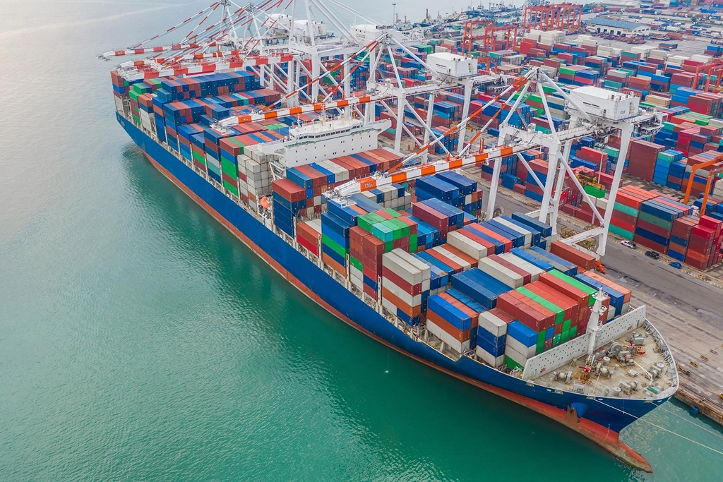 Commercial shipping companies